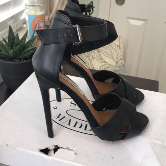 STEVE MADDEN Mickey Heels - Picture 2 of 3